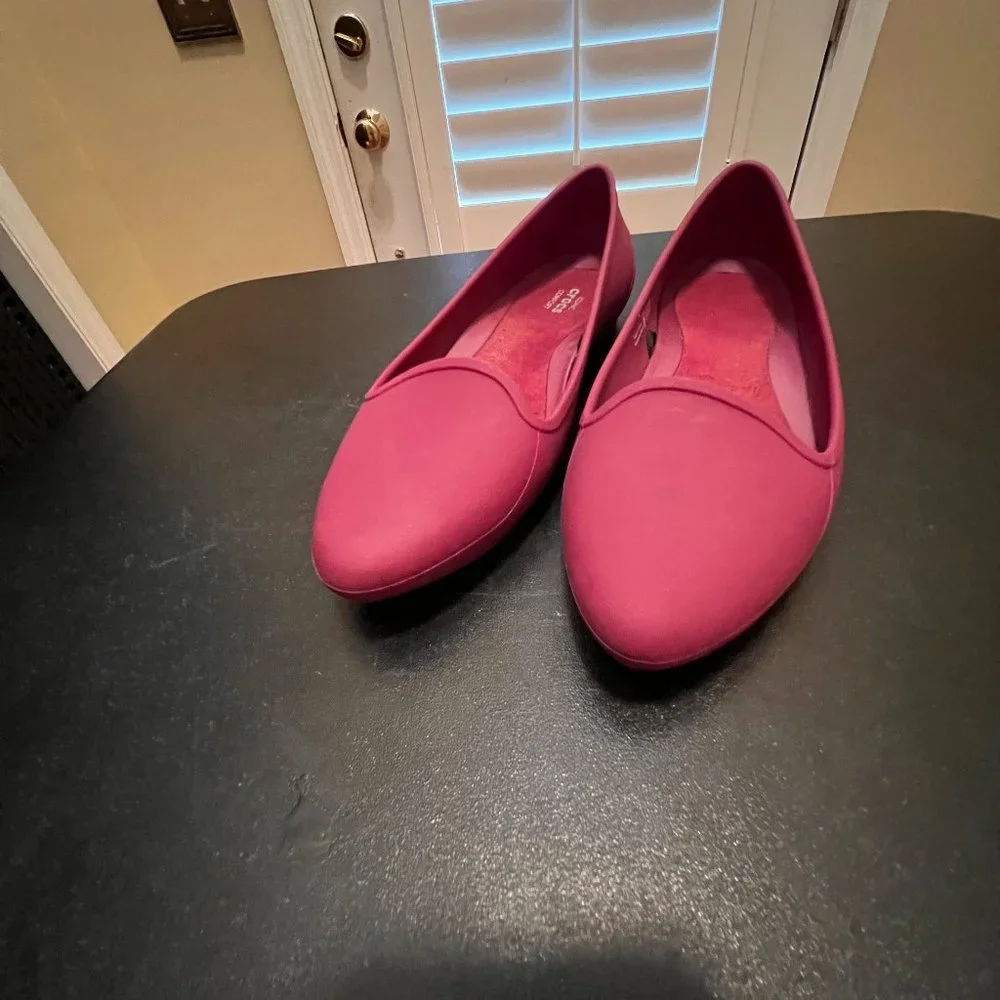 Crocs eve pointed toe rubber ballet flat  size 7 purple